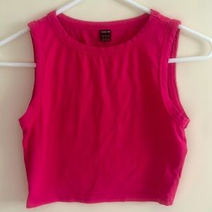 Basic pink cropped tank
